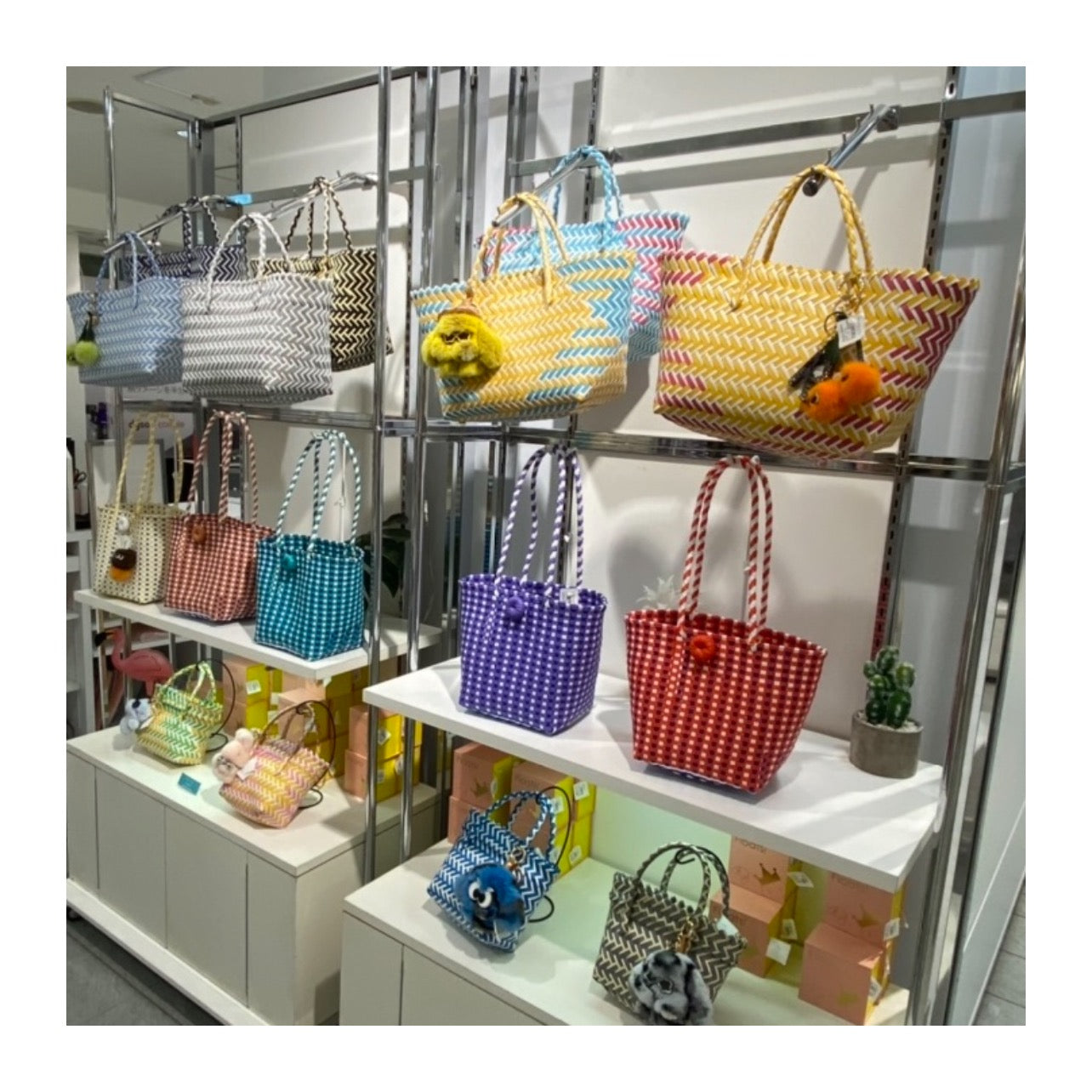 ポンポンマム発売　(池袋西武百貨店2階)