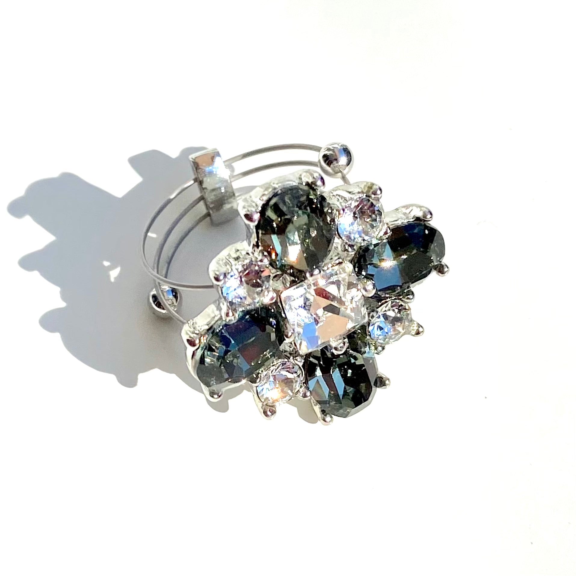 Victoria RH Black Ring