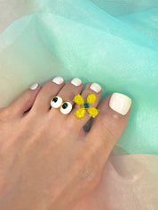 Boys Eyes YG Toe Ring 