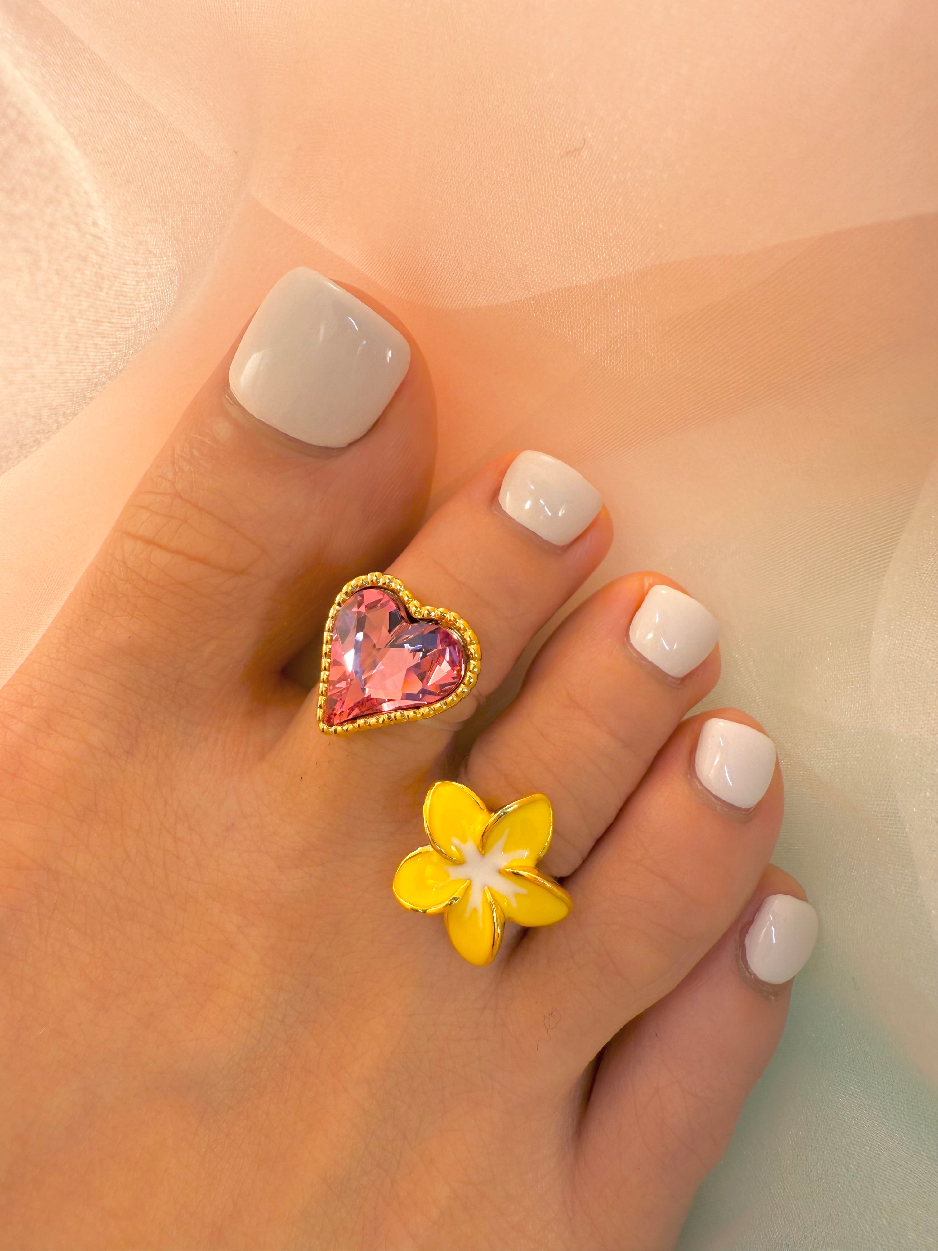 Mademoiselle YG Rose Toe Ring 