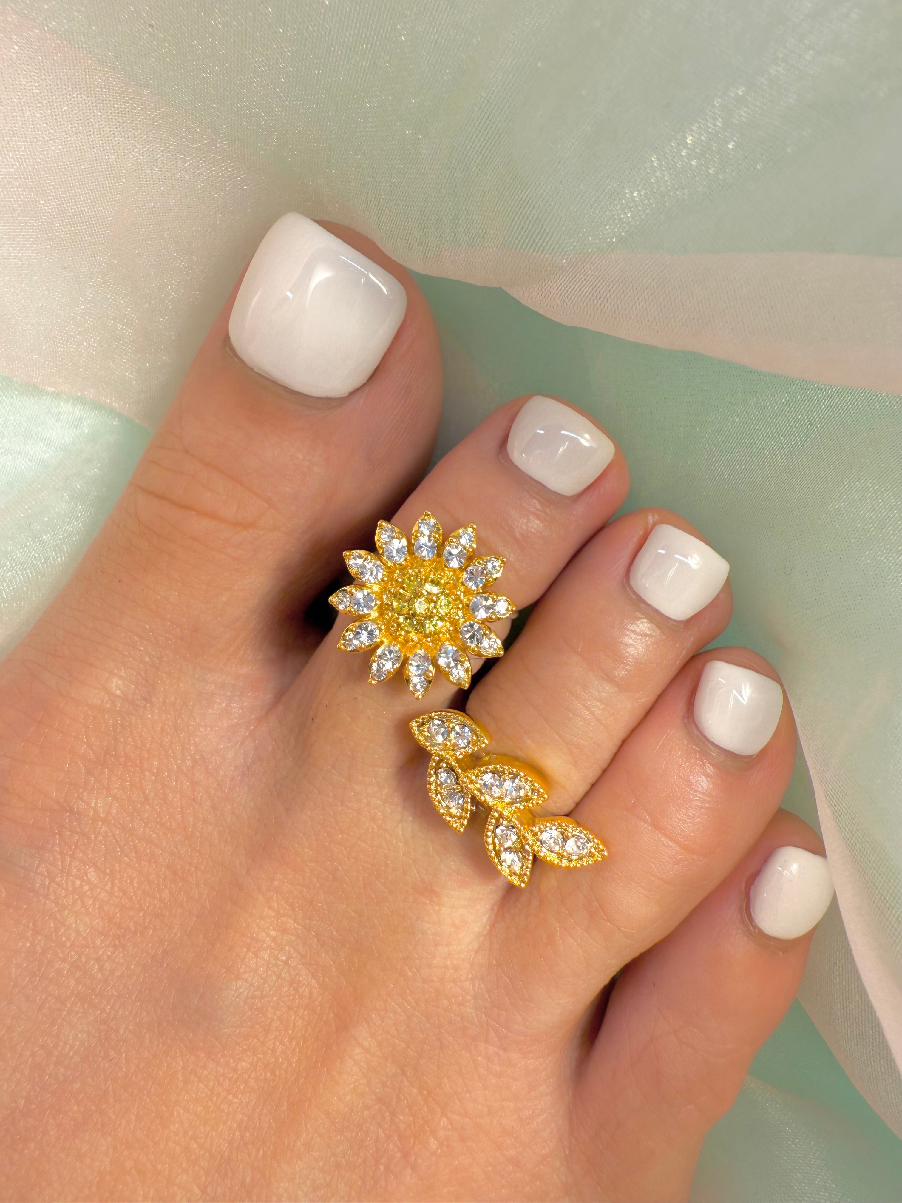 Laurel YG Crystal Toe Ring 