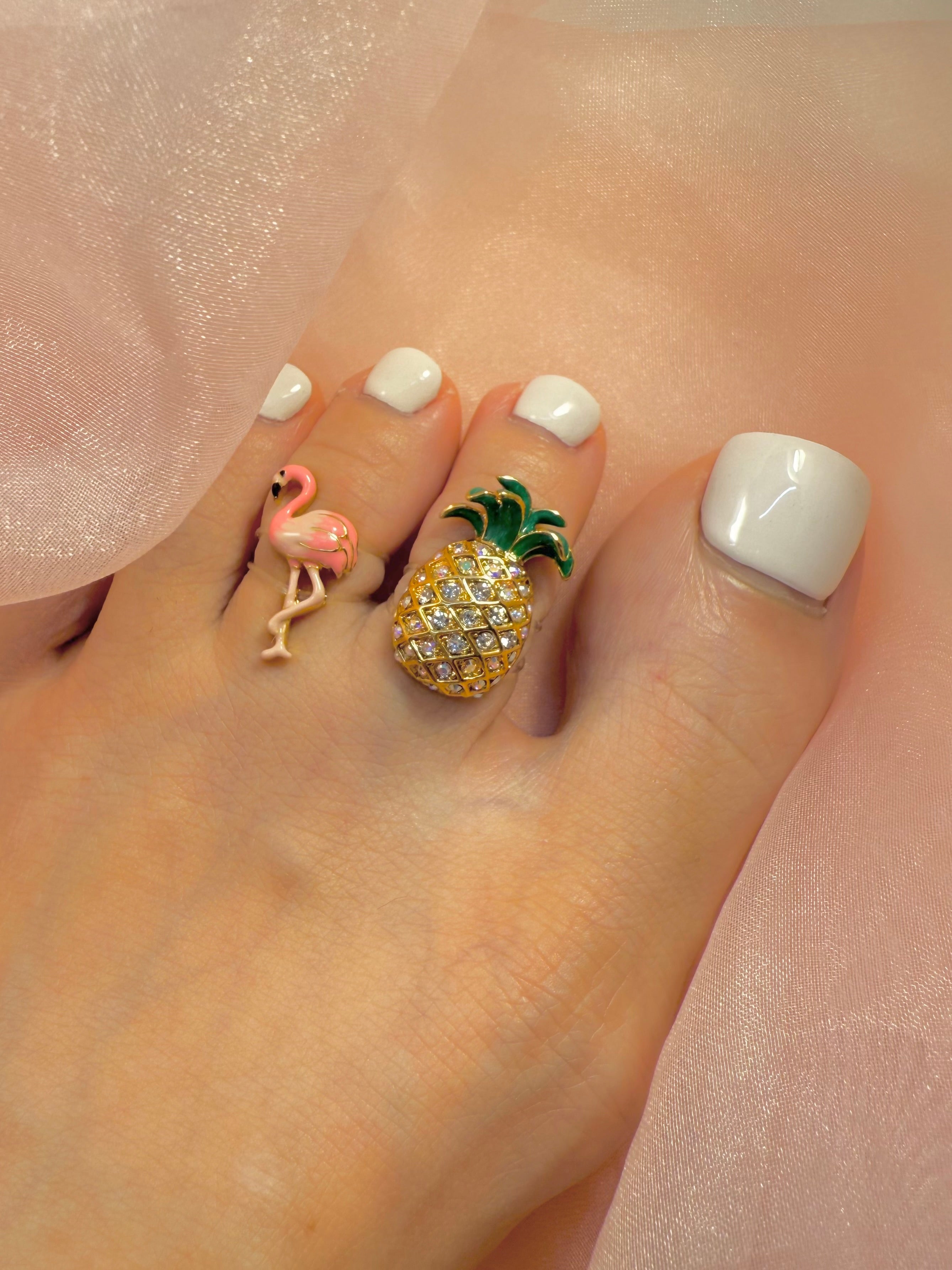 Flamingo YG Pink Toe Ring 