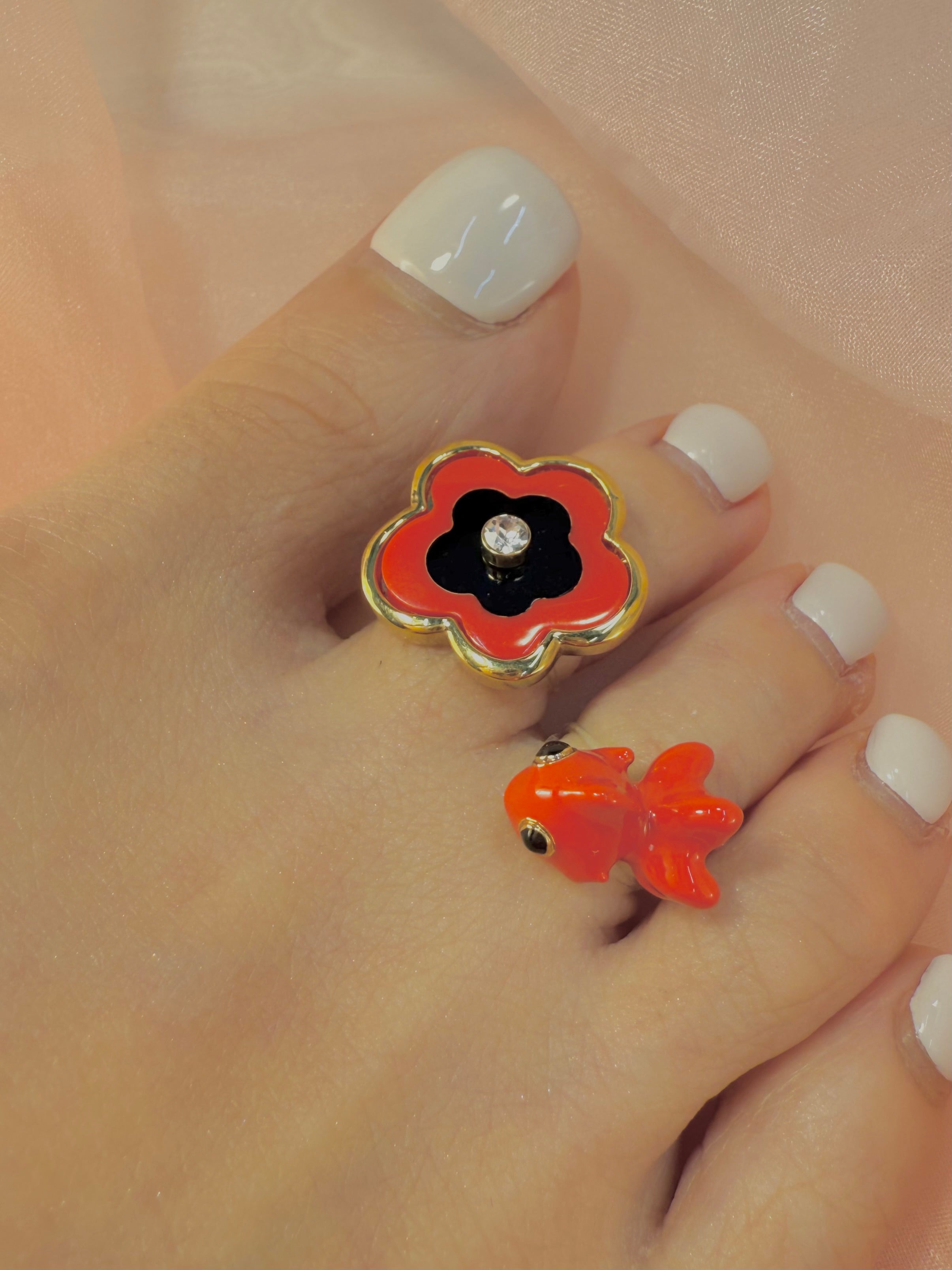 Anemone YG Red Toe Ring 
