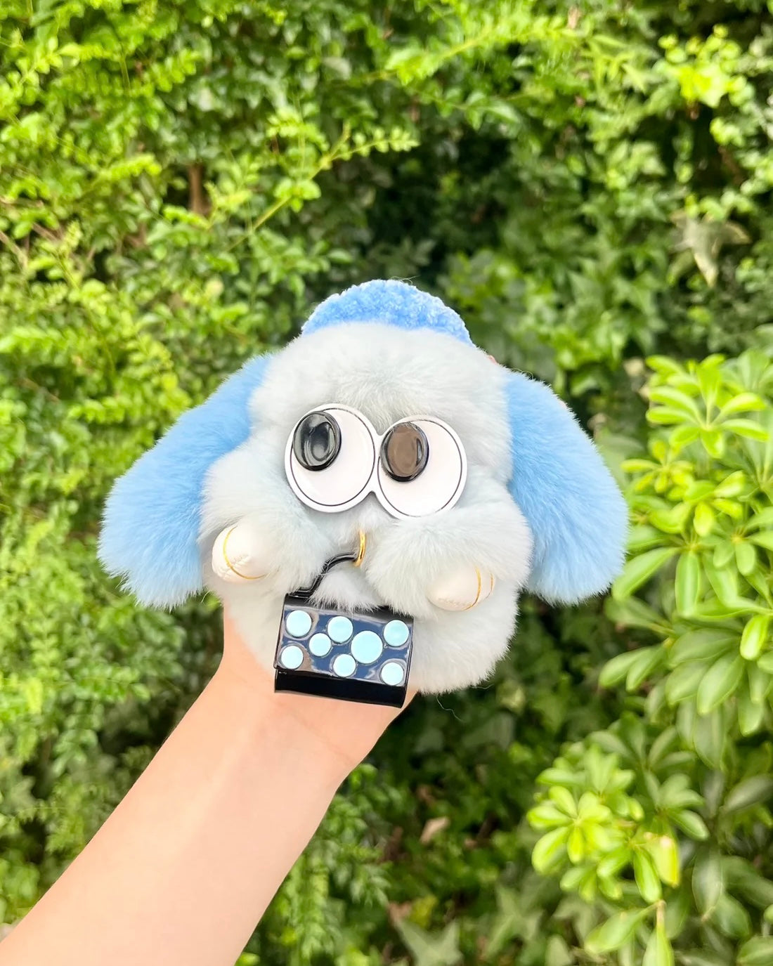 Fluffy outfit back charm S No.305