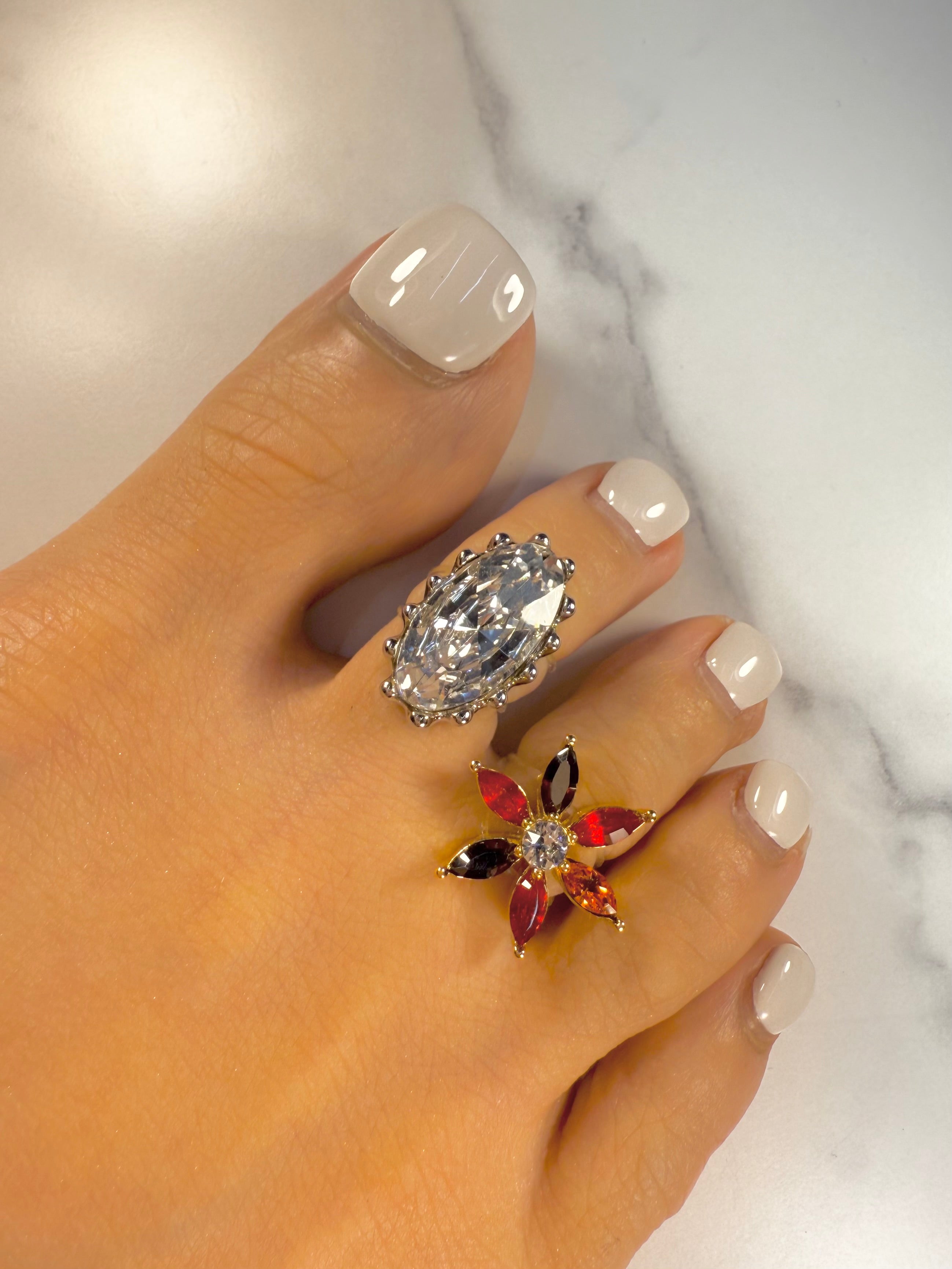 Marionette YG Scarlet Mix Toe Ring 