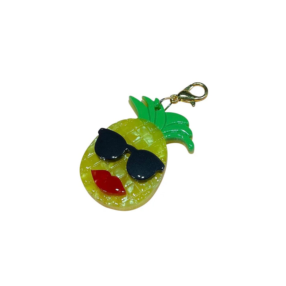 カニカンチャームL マダムピーニャ