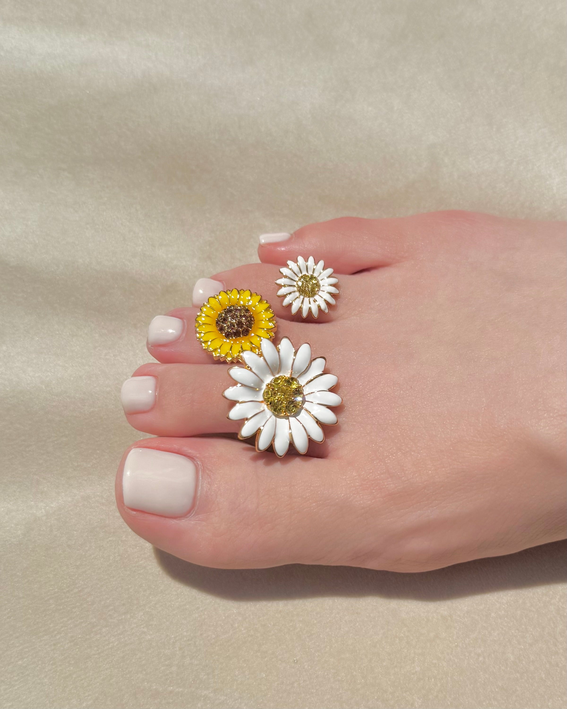 Marguerite II YG White  Toe Ring 