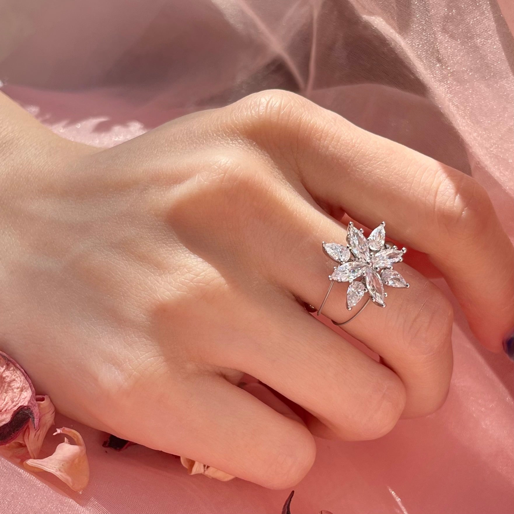 Neiju RH CZ Ring