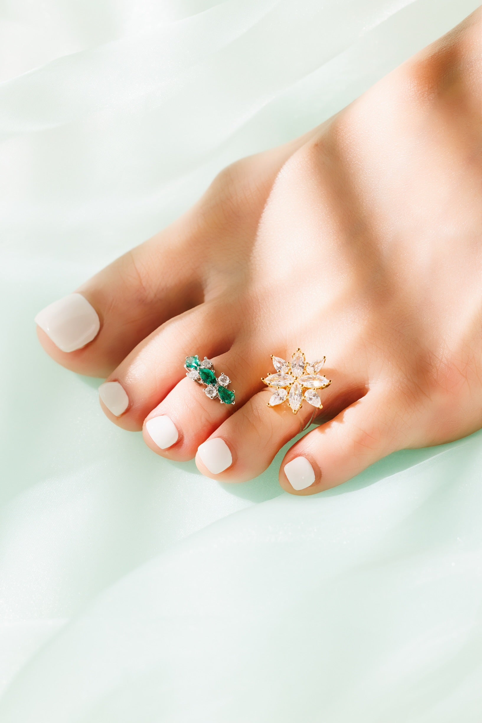 Floats!  Toe Ring  金色亮片首饰 JJ1