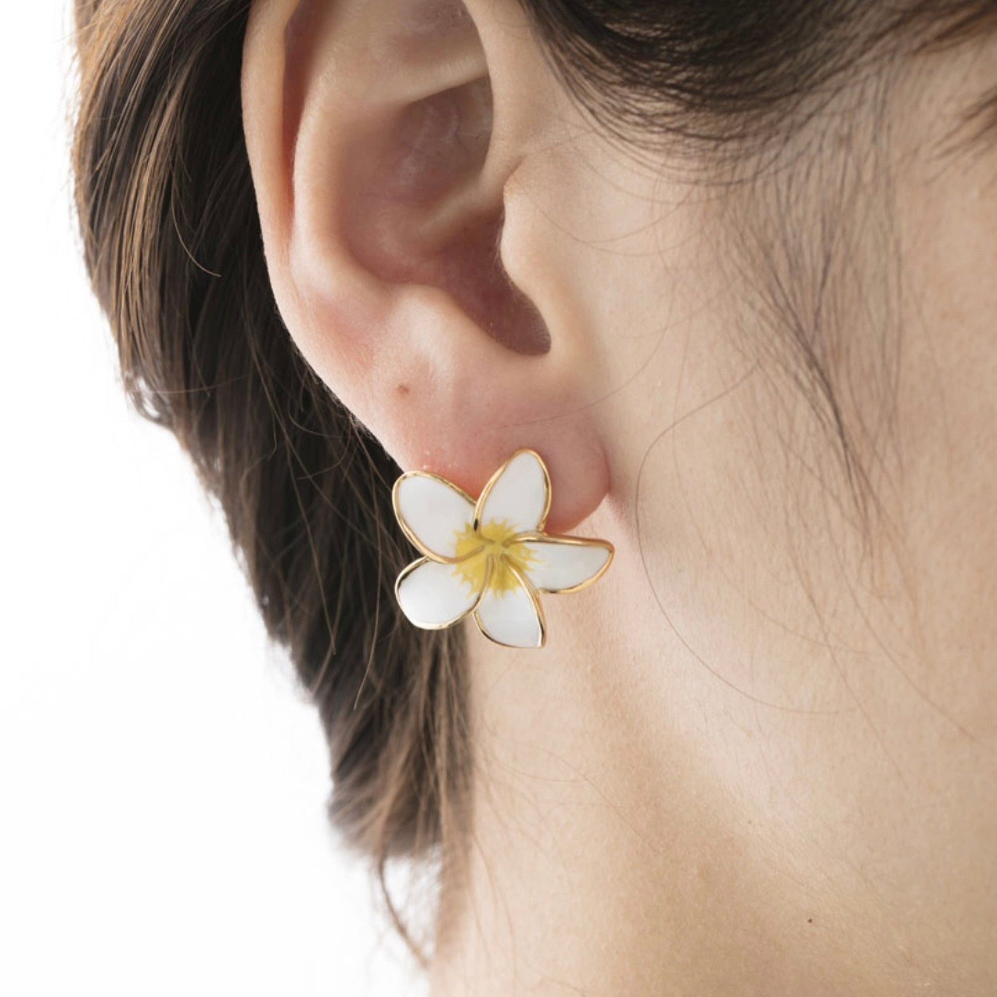 A PIERCED EARRINGPlumeria