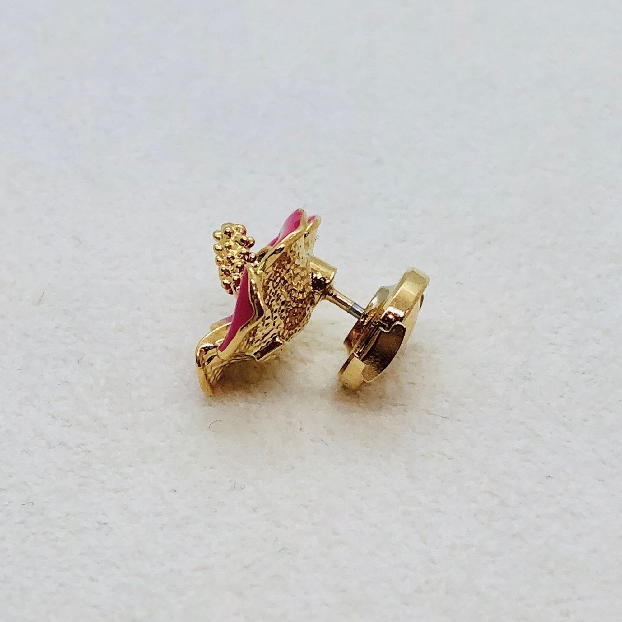 Hibiscus S YG neon pink jewel pins