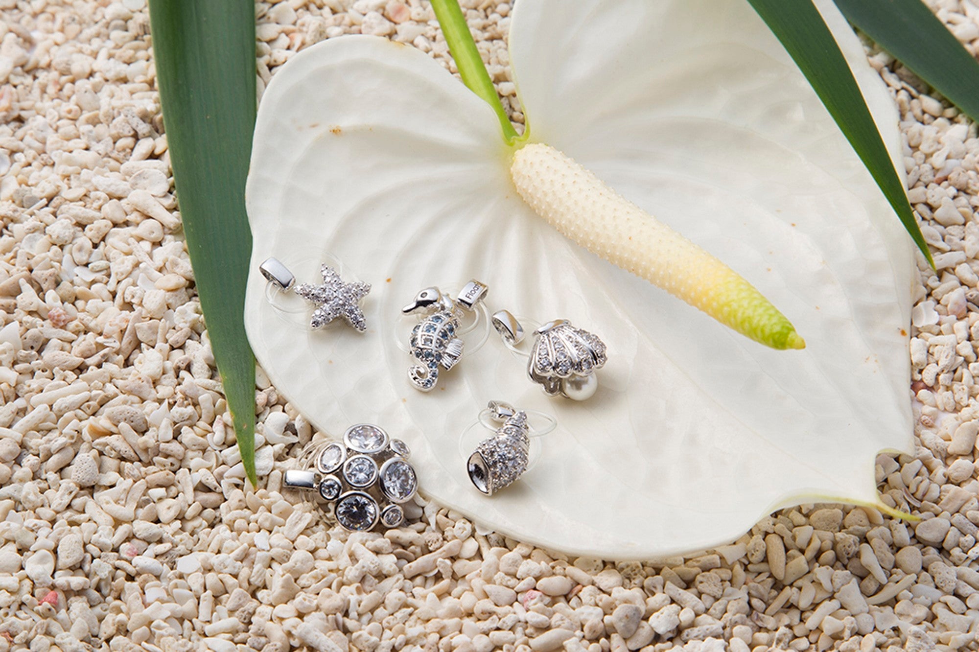 Lameer RH Crystal Toe Ring 