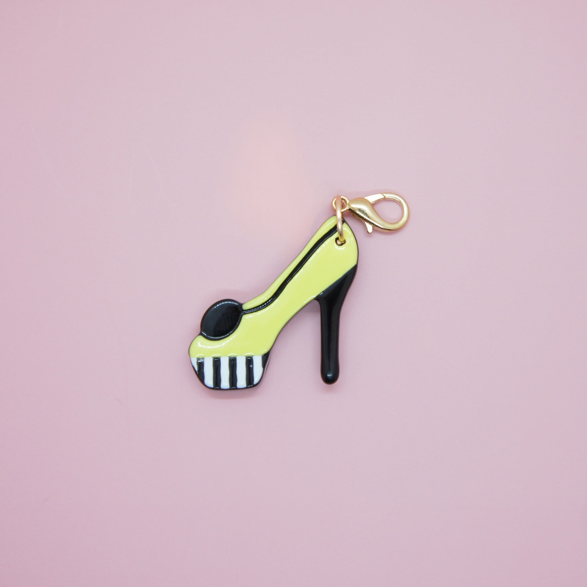 Crab Kan Charm Pumps Yellow