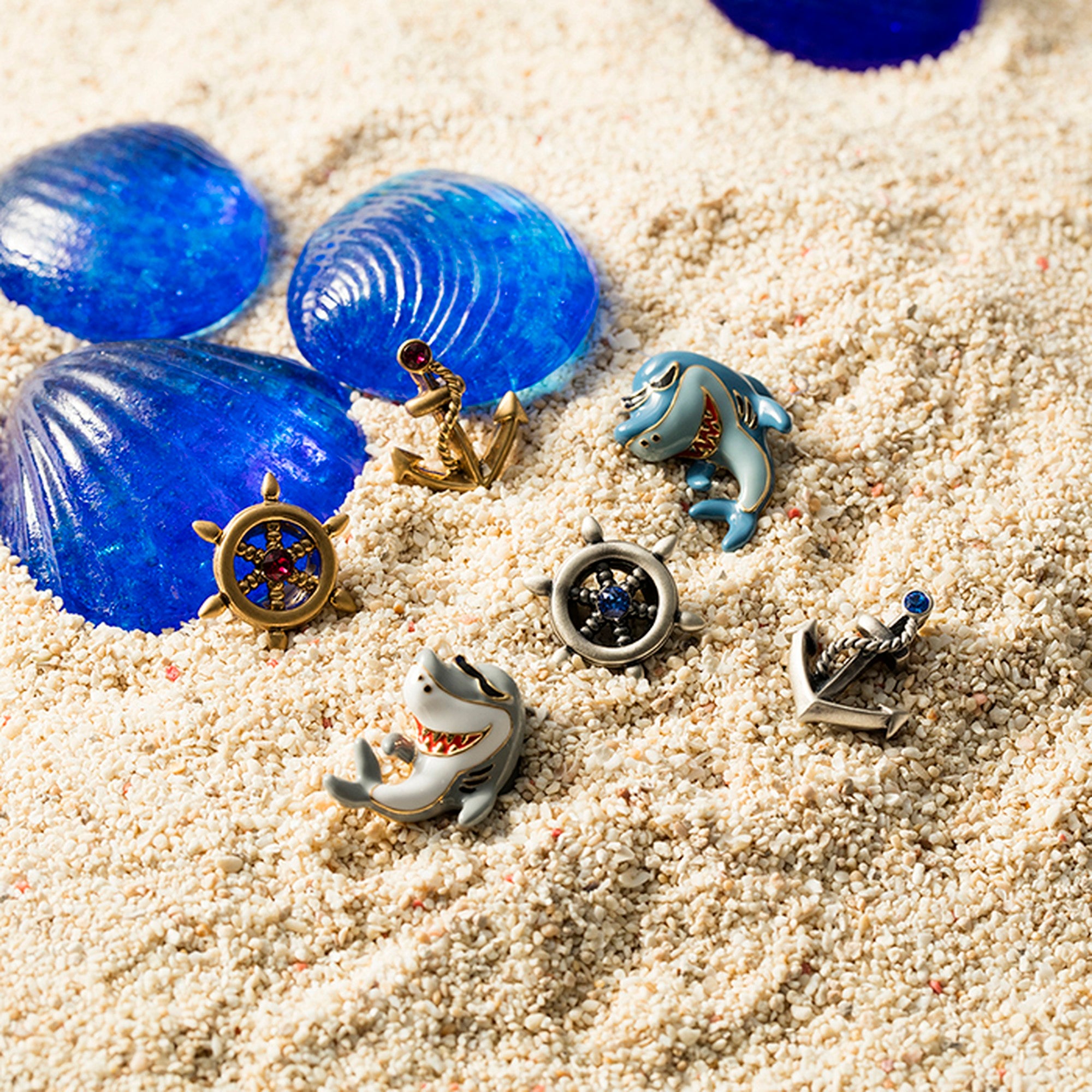 Shark YG Blue Toe Ring 